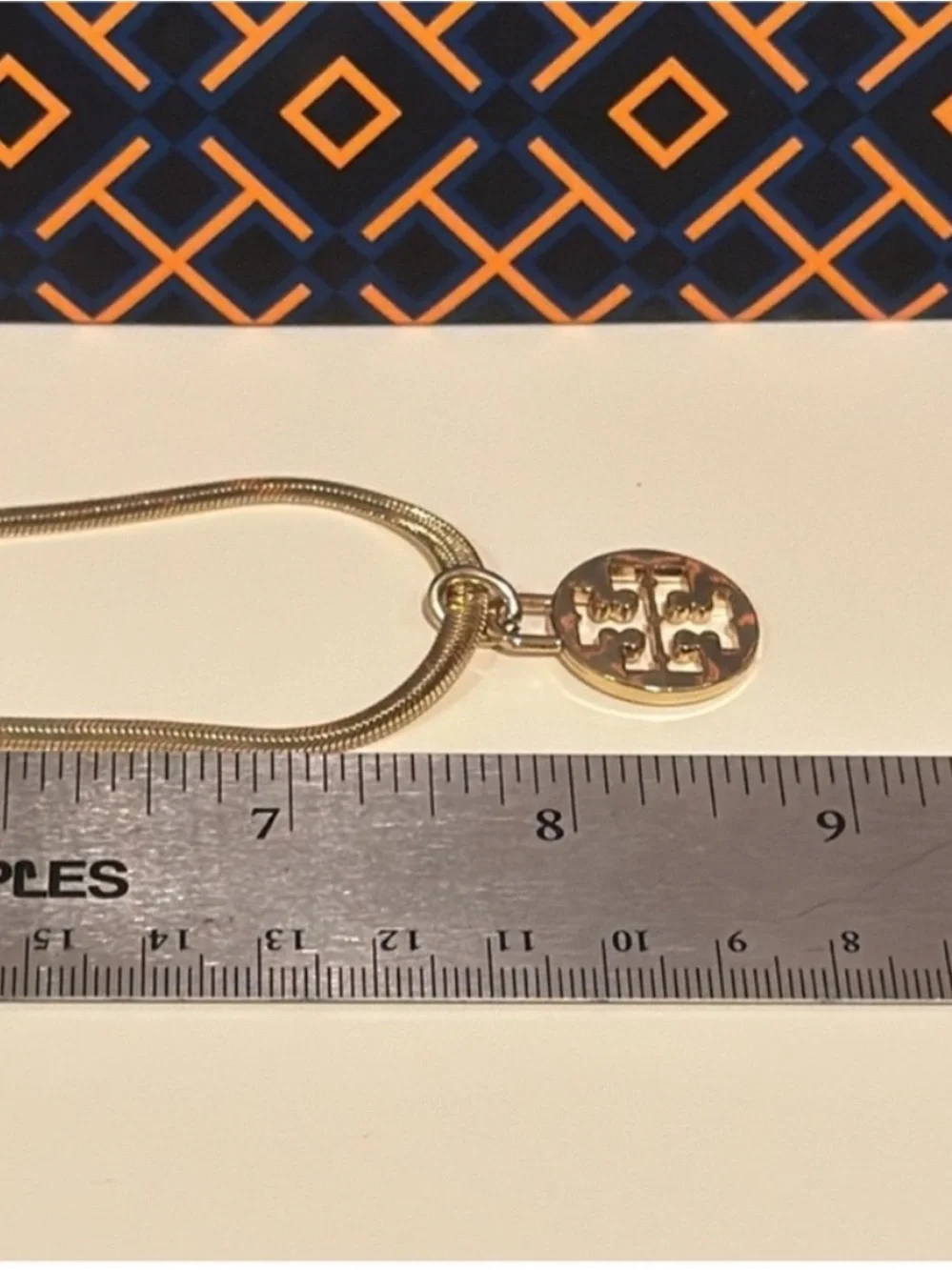 NEW✨Pendant with large Tory Burch Gold Herringbone Logo medallion